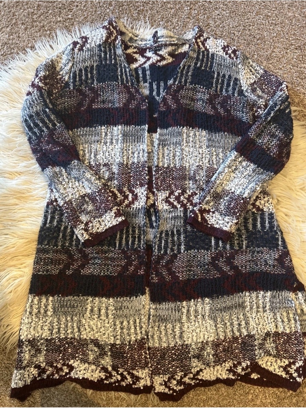 Hannah brand women’s large cozy Open front Cardigan Maroon, Navy & white